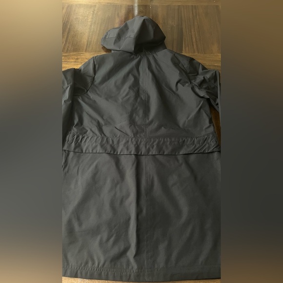 Vince Camuto Women's Lightweight Water Resistant Rain Jacket Black Small - Picture 4 of 10
